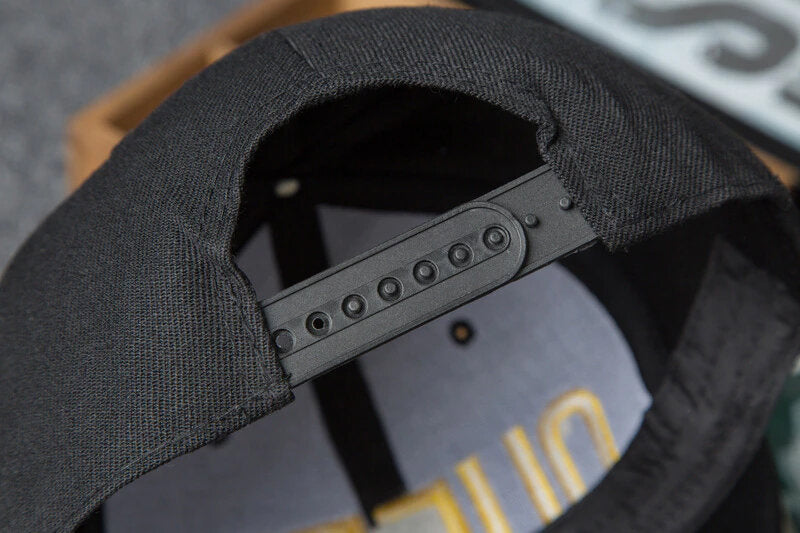 QUEEN Snapback Cap Zwart / Goud | Pet | Gold