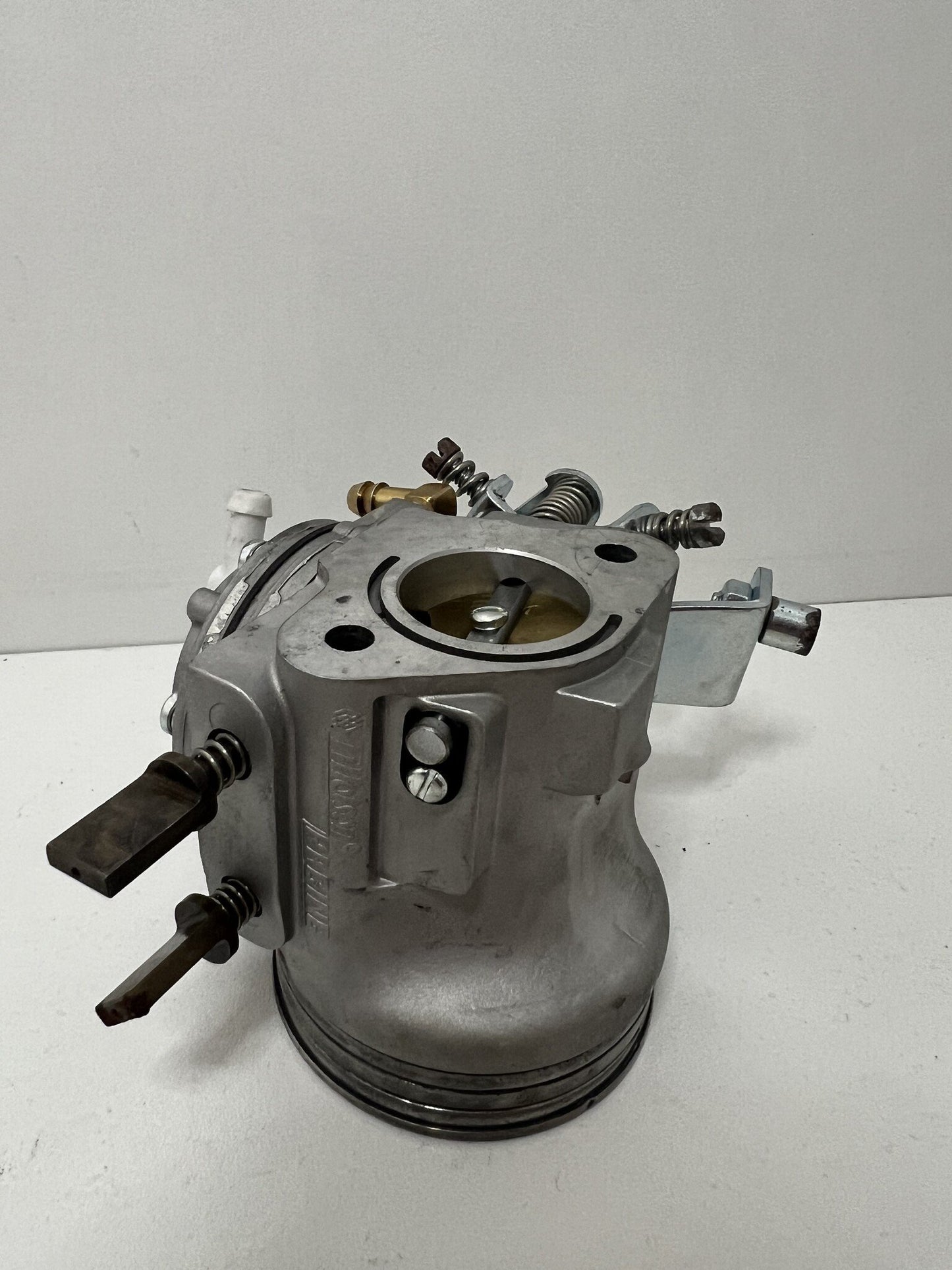 Gebruikt Tillotson HW 46 A carburateur