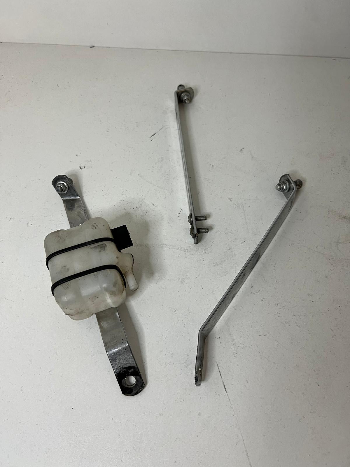 Support de montage KG d'occasion pour mini-kart EKS avec spoiler KG MK20