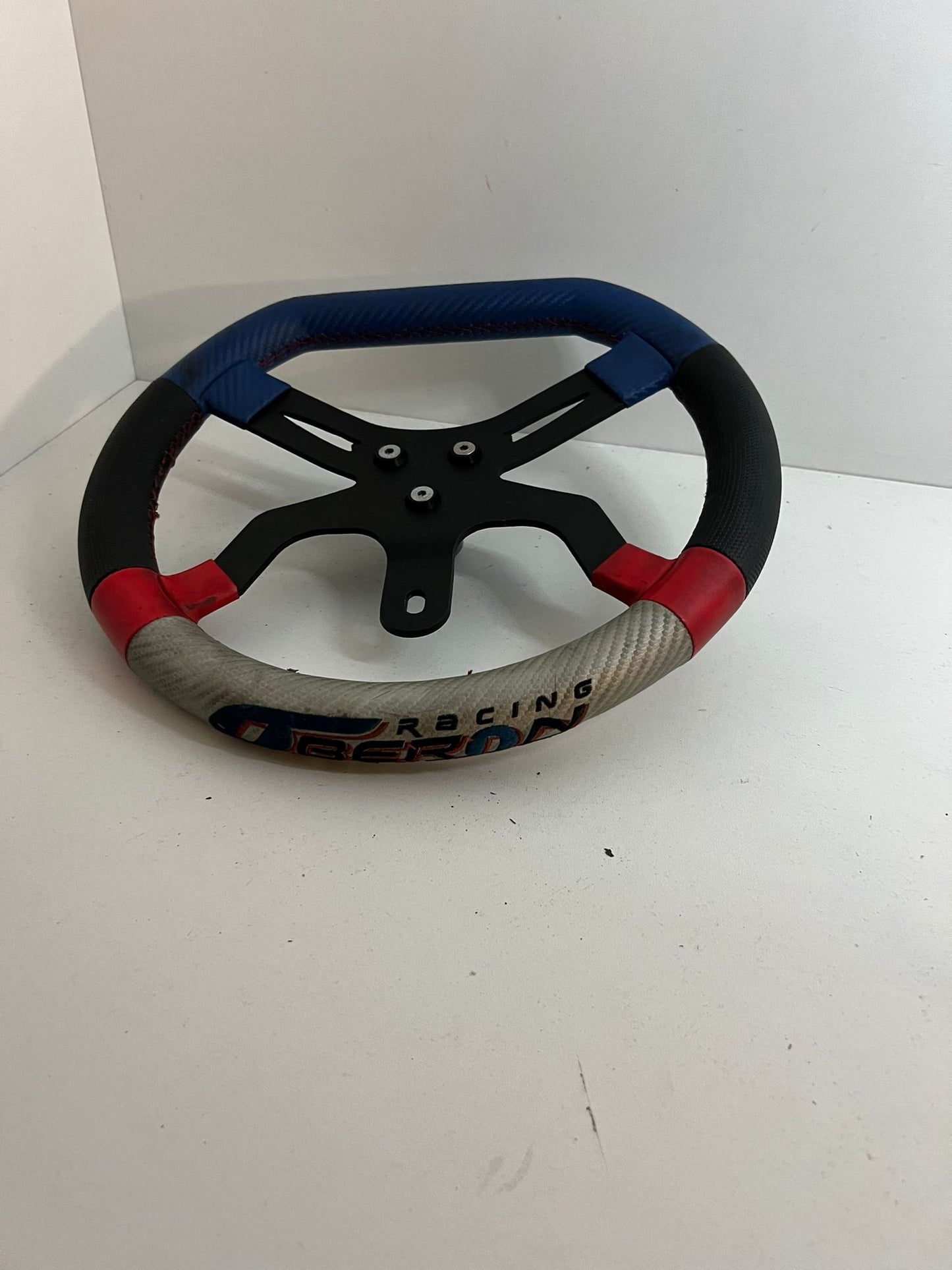 Volant de kart Oberon d'occasion avec support